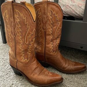 Old West Women’s Classic Tan Cowboy Boots